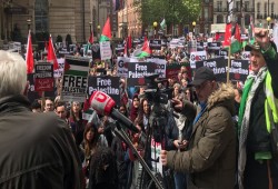 مظاهرة حاشدة ببريطانيا للمطالبة بتحقيق العدالة لفلسطين
