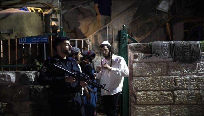 أهالي الشيخ جراح يدعون إلى التحرك لفك حصار الاحتلال عن الحي