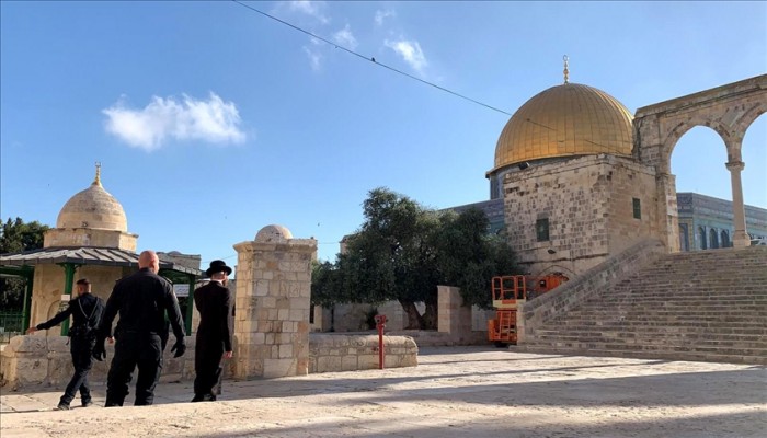 مستوطنون صهاينة يعاودون اقتحام المسجد الأقصى بعد صلاة الظهر
