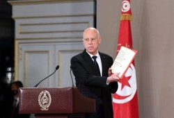 موقع بريطاني يكشف عن تفاصيل خطة  انقلاب رئاسي في تونس