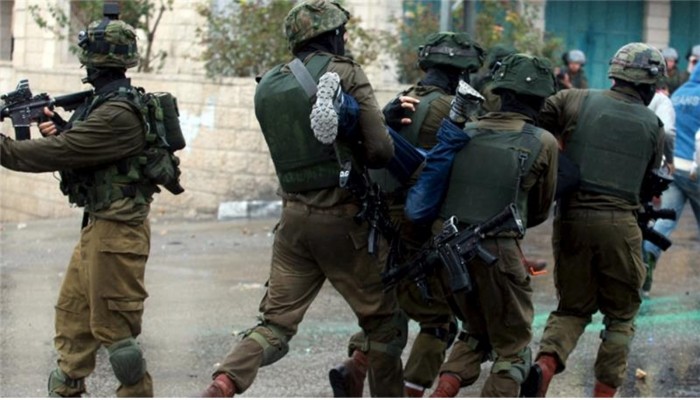 الاحتلال يشن حملة اعتقالات واسعة في الضفة والقدس والداخل الفلسطيني