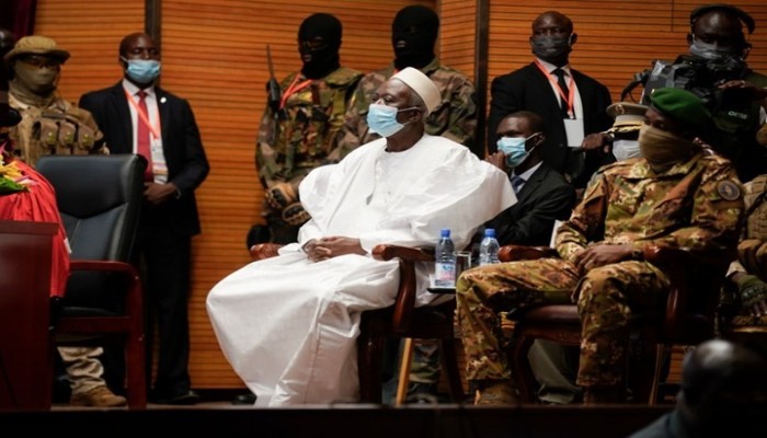 انقلاب عسكري في مالي بعد اعتقال الرئيس.. وتنديد دولي