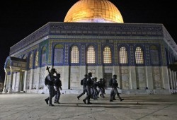 اعتقالات بالضفة المحتلة واقتحام للأقصى.. ودعوات للنفير الجمعة