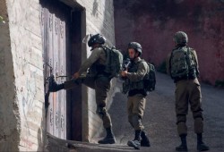 الاحتلال يقمع وقفات لمناصرة "الشيخ جراح" ويعتقل 70 فلسطينيا بينهم صحفيون