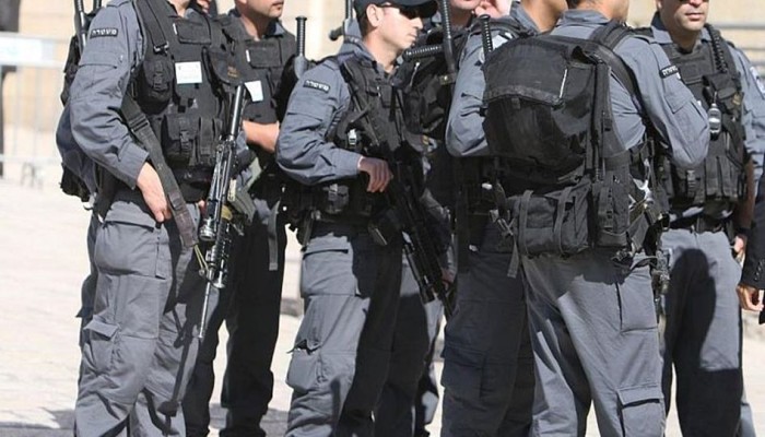 قوات الاحتلال الصهيوني تدعس طفلا مقدسيًّا لرفعه علم فلسطين