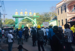 مسلمو ميانمار يشاركون في الحراك الرافض للانقلاب العسكري