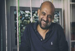 180 نائبا فرنسيا يطالبون قائد الانقلاب بإطلاق سراح الناشط رامي شعث