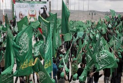 واشنطن بوست: رصيد حماس يرتفع.. ونزيف عباس بدأ قبل المعركة