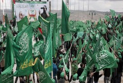 واشنطن بوست: رصيد حماس يرتفع.. ونزيف عباس بدأ قبل المعركة