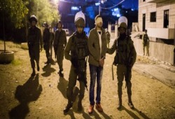 الاحتلال يشن حملة اعتقالات في الضفة والقدس تطال قيادات وأسرى محررين