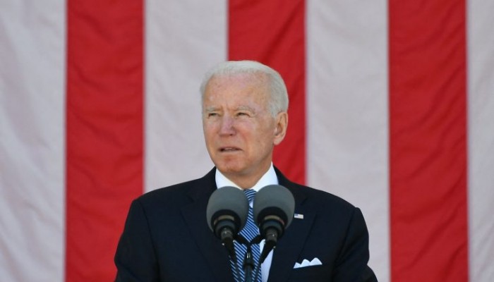 الجارديان: خيبة أمل من تراجع بايدن عن وعيده لديكتاتور ترامب المفضل