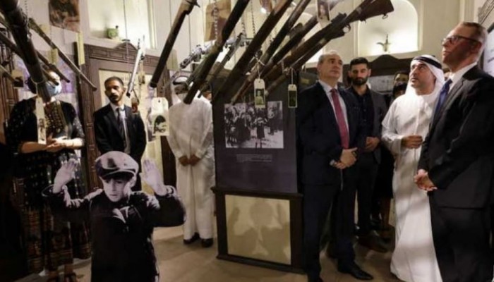 دبي تدشن معرضا لـ"الهولوكوست" الصهيوني.. ونشطاء يعلقون