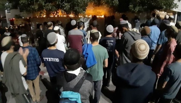 مستوطنون يعتدون على فلسطينيين وممتلكاتهم شرق نابلس