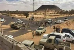 ليبيا.. الانقلابي حفتر يحشد عسكريا في قاعدة تمهنت