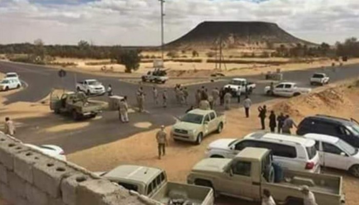 ليبيا.. الانقلابي حفتر يحشد عسكريا في قاعدة تمهنت