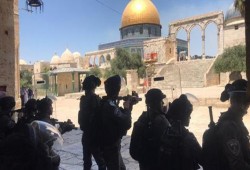 الاحتلال يقمع فعالية بالقدس تندد بإساءة المستوطنين للرسول الكريم