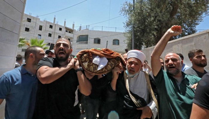 عائلة الشهيد الفلسطيني نزار بنات تستعد لرفع قضية دولية ضد السلطة