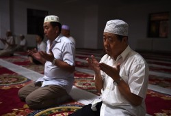 الجارديان: 28 دولة متواطئة مع الصين في تسليمها مسلمي الأويجور
