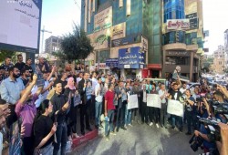 مظاهرة في الخليل تنديداً باغتيال المعارض السياسي نزار بنات