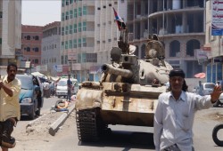 اليمن.. المجلس الانفصالي يدفع بتعزيزات عسكرية إلى أبين