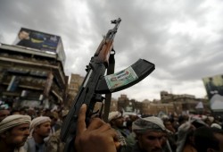 اليمن يتهم الأمم المتحدة بدعم مقاتلين حوثيين ماليا بالجوف