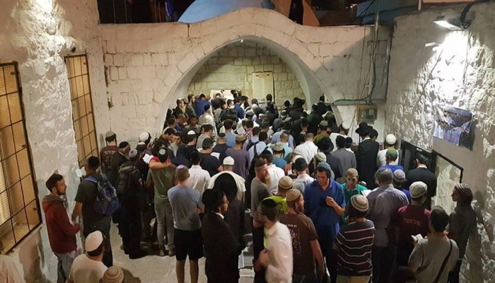 3 آلاف مستوطن يقتحمون قبر يوسف شرقي نابلس