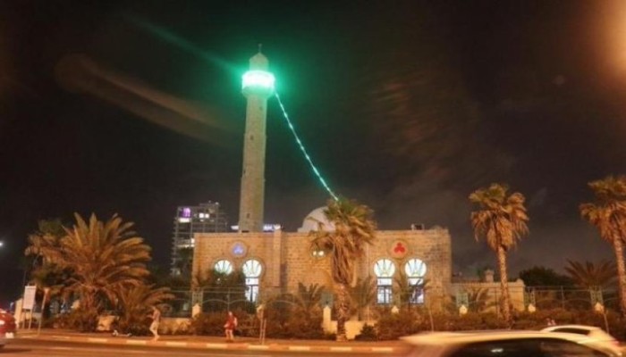 مستوطنون يعتدون على مسجد حسن بك التاريخي في يافا