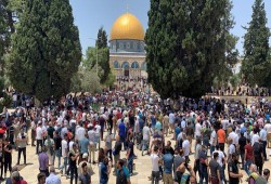 35 ألفا يؤدون صلاة الجمعة في رحاب المسجد الأقصى