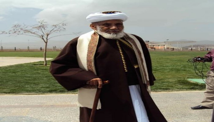 اليمن.. الآلاف يودعون مفتي الجمهورية العمراني وتلاميذه ينعونه