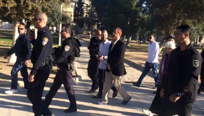 بقيادة المتطرف جليك.. عشرات المستوطنين يقتحمون المسجد الأقصى