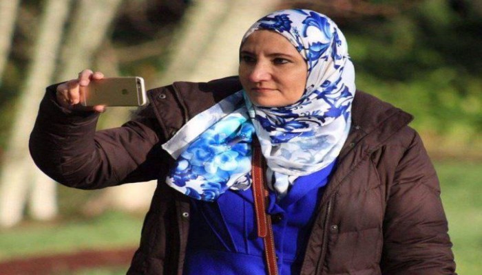 السيدة علا القرضاوي تعلن دخولها إضرابا عن الطعام لدى تجديد حبسها