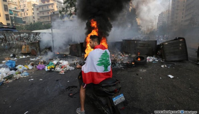 لبنان.. قطع طرقات واحتجاجات في بيروت بعد اعتذار الحريري