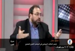 د. عمرو عادل: ضباط المخابرات ينتشرون بالوحدات لمنع التمرد على السيسي