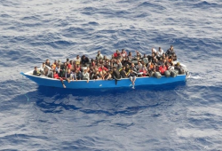 غرق 17 طالبا للهجرة قبالة سواحل تونس بينهم مصريون