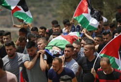 رام الله تشيع جثمان الشهيد التميمي بموكب مهيب