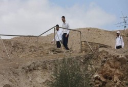 المواطنون يواجهون مستوطنين صهاينة جنوبي نابلس