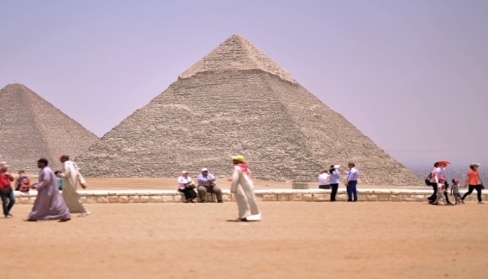 مصر تتصدر قائمة أسوأ الأماكن السياحية في العالم.. ونشطاء يعلقون