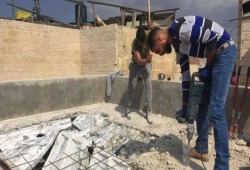الاحتلال يجبر مقدسيا على هدم منزله في جبل المكبر