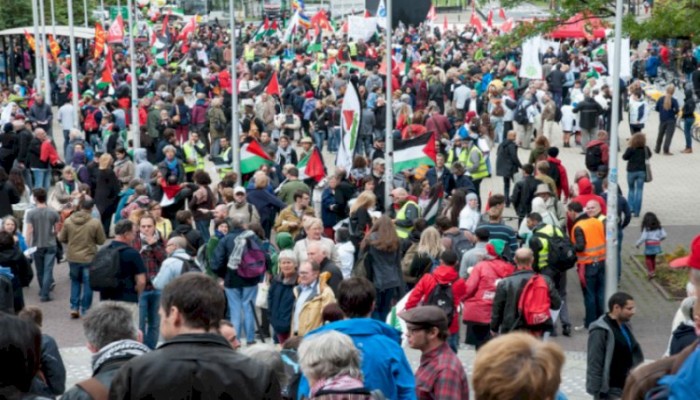 اعتداء صهيوني على متضامنين مع فلسطين في كاليفورنيا