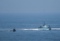 الاحتلال الصهيوني يعتقل صيادين في بحر شمال القطاع