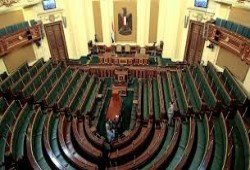 قائد الانقلاب يصدر قانون فصل الإخوان والمعارضين.. نصوص فضفاضة وتنكيل بالشبهات