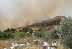 زجاجات حارقة تشعل النار في مستوطنة كرمي تسور