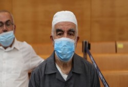 لجنة المتابعة تطالب بوقف التنكيل بالشيخ صلاح بسجون الاحتلال
