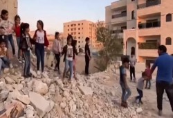 الاحتلال يجبر7 أشقاء مقدسيين على هدم منازلهم وتشريد 40 فردا