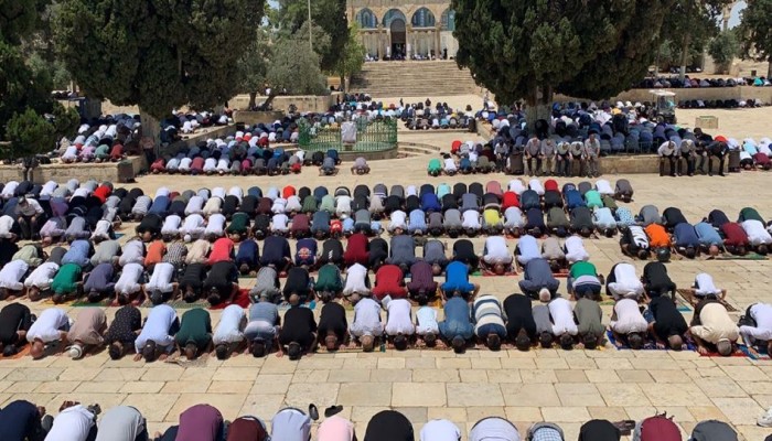 40 ألف مواطن يؤدون الجمعة بالمسجد الأقصى