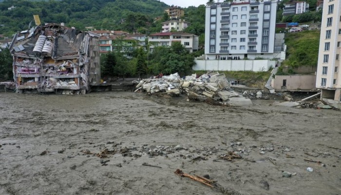 فيضانات كارثية شمالي تركيا.. أردوغان يتوجه للمنطقة