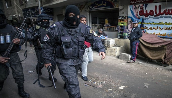 أجهزة أمن السيسي تنهب التجار وتسطو على أموالهم جهارا نهارا