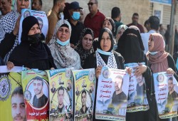 غزة.. وقفة دعما للمعتقلين المضربين عن الطعام بسجون الاحتلال