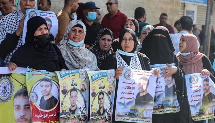 غزة.. وقفة دعما للمعتقلين المضربين عن الطعام بسجون الاحتلال