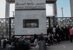 وزير صهيوني سابق يشكر نظام الانقلاب على إغلاق معبر رفح
